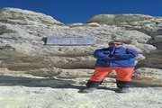 Faculty Member of Semnan University’s Faculty of Tourism Ascends Mount Damavand